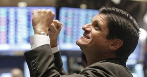 Phiên 15/12: Khối ngoại tung gần 700 tỷ mua ròng trên HOSE, gom mạnh hai cổ phiếu chứng khoán