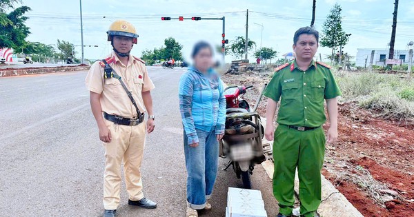 Bí mật trong cốp xe của người phụ nữ U50