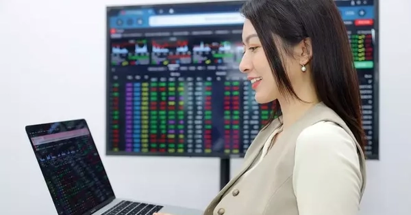 Chứng khoán gay cấn với pha "cua gắt" gần 60 điểm