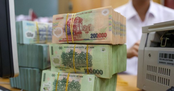 8 ngân hàng vừa tăng lãi suất tiết kiệm