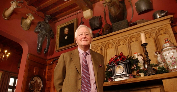 Yêu cầu tuyển vợ của quý tộc 79 tuổi: Trẻ hơn 30 tuổi, phải sinh 2 con trai, không đến từ quốc gia tên bắt đầu bằng chữ 