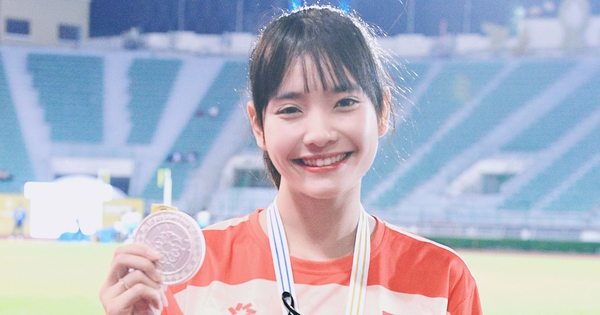 Gặp hotgirl Việt Nam 19 tuổi hot rần rần trên báo Thái Lan, thẹn thùng khi được gọi là 