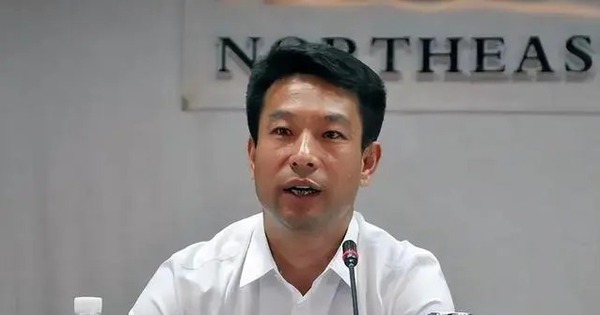 Tỷ phú sinh năm 1973 có 220.000 tỷ trong tay, thưởng Tết cho nhân viên "tiền xếp thành núi"