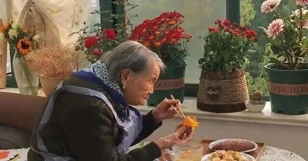 Lặng người trước ngôi nhà của cụ bà 92 tuổi: Tự chăm sóc mình, già đi thanh thản, không phiền hà con cháu