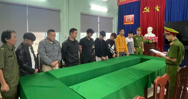 Thi hành lệnh bắt tạm giam Văn Anh Tài và 9 người khác