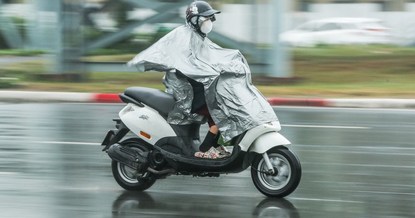 Sáng mai không khí lạnh tràn về miền Bắc, trời mưa rải rác