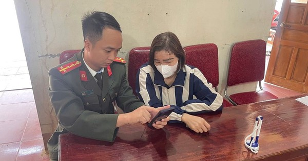 Nữ sinh 2011 trúng thưởng iPhone 15 và 10 triệu đồng, nhờ chuyển khoản 7 triệu đồng làm thủ tục nhận quà thì bị công an ngăn lại