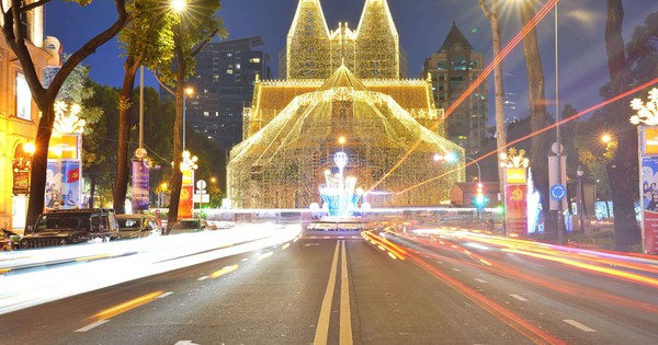 Lễ Giáng sinh 2025 đi chơi đâu ở TP.HCM?