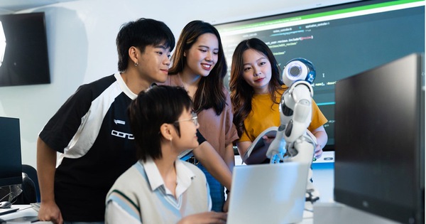 Nghề thuộc top 10 ngành tăng trưởng nhanh nhất đến 2030: Khát nhân lực 10 năm tới, lương lên tới 50 triệu đồng/tháng