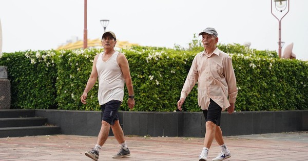 Đi bộ thấy 3 dấu hiệu này ở chân có thể là cảnh báo mạch máu bị tắc nghẽn