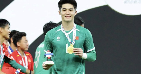 Thủ môn U22 Việt Nam Trần Trung Kiên gây sốt ở Thái Lan, được bình chọn đẹp trai nhất SEA Games
