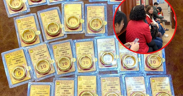 Người phụ nữ ở Hà Nội mang 70 chỉ vàng đi bán đúng ngày giá lập đỉnh, biết tiền lãi mà ngưỡng mộ