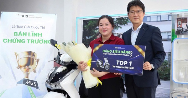 Chứng khoán KIS trao giải xe Honda SH cho nhà đầu tư