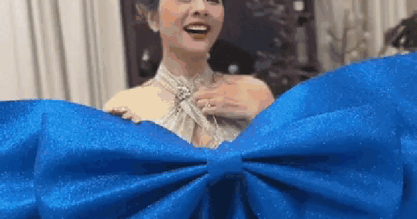 Mỹ nhân "win chặt" đường đua Noel: Tự tay trang trí biệt thự 1000m² đẹp chấn động thị giác