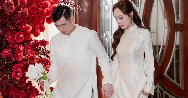 Thủ môn U23 Việt Nam làm lễ ăn hỏi thạc sĩ hơn 3 tuổi, visual cô dâu sáng bừng, chuẩn 