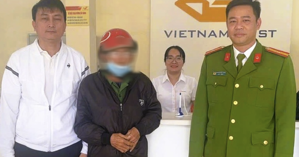 Ngăn chặn người phụ nữ cầm xấp tiền 500.000 đồng, suýt làm chuyện dại dột