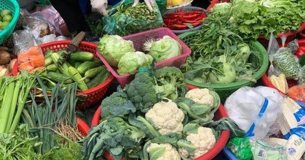 Chợ Việt luôn sẵn 4 loại rau ít thuốc trừ sâu bậc nhất, ăn vào còn giúp chống ung thư