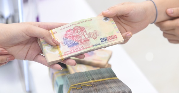 Cụ ông mở 8 sổ tiết kiệm, đến hạn không tất toán, để tự động tái tục nhiều năm rồi kiện ngân hàng