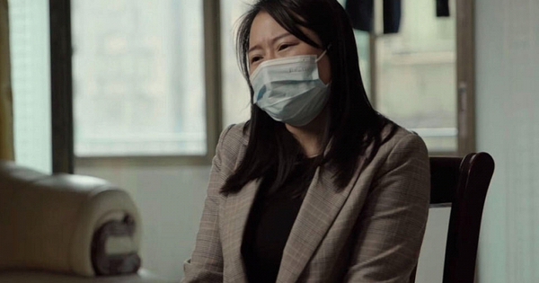 Nhìn vào điện thoại người lạ vài giây, người phụ nữ hốt hoảng khi tối về nhận thông báo đang vay 1,7 tỷ