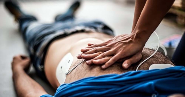 60% người trẻ ĐỘT TỬ không kịp tới bệnh viện: Cơ thể đã “báo động” từ trước, nhưng thường bị bỏ qua