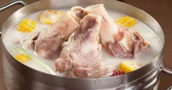 Hầm xương bao lâu là tốt nhất, ngọt nước mà không nồng?