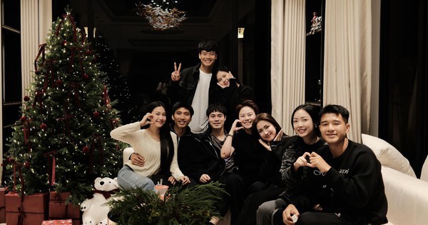 Hoà Minzy đi chơi cùng dàn cầu thủ đình đám bóng đá Việt nhưng dân tình chỉ gọi tên một người