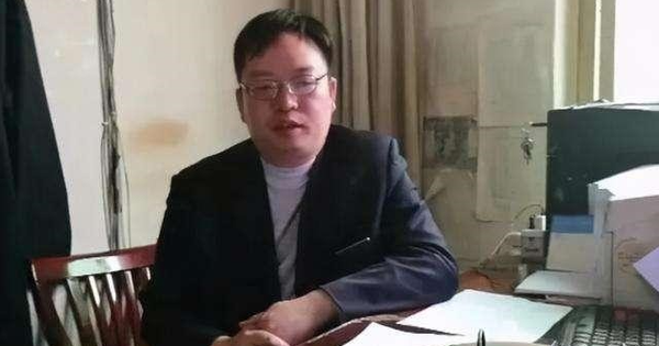 Phát hiện một thủ khoa đại học về quê làm bảo vệ chợ, lương 7 triệu/ tháng