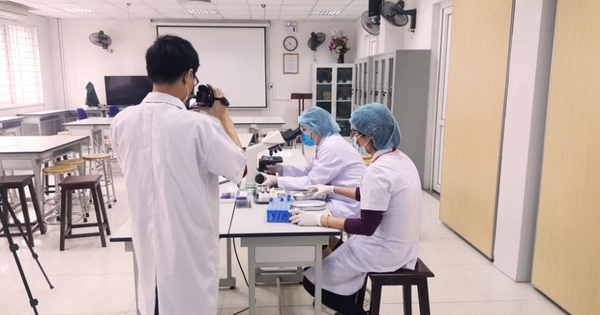 Sinh viên Đại học Y Hà Nội nhận tin vui đặc biệt trước thềm năm mới