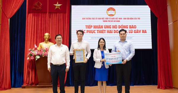 Danone Việt Nam trao tặng 90.000 hộp sữa nước cho trẻ em vùng lũ