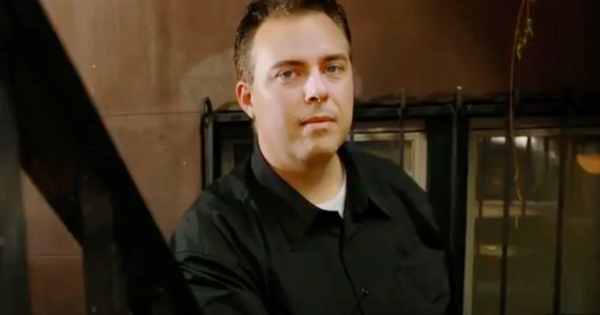 Bê bối từ thiện chấn động giới hoạt động xã hội: Nhà sáng lập biển thủ 2,5 triệu USD, lập HĐQT 'ma' để thâu tóm dòng tiền