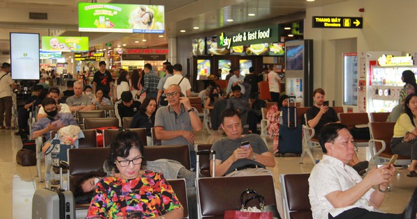 Nhu cầu du lịch tăng cao, vé máy bay Tết Dương lịch lại 'sốt xình xịch'