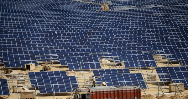 Quốc gia sản xuất pin mặt trời top 3 thế giới ‘vỡ mộng’, sắp 'chìm' trong núi pin thải 600.000 tấn từ mái nhà đến sa mạc