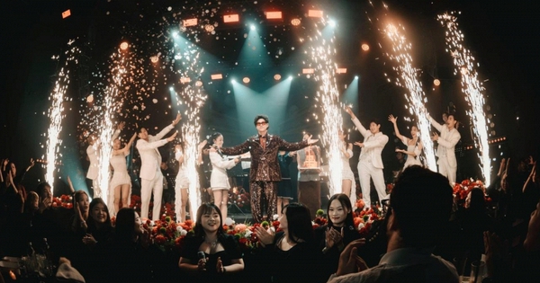 Nam ca sĩ nổi tiếng “chơi lớn”, mời loạt Anh tài hội ngộ trong liveshow, “trả cát-xê” bằng kim cương ngay trên sân khấu