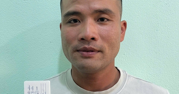 Thi hành Lệnh bắt tạm giam Đoàn Hát Vang sinh năm 1996