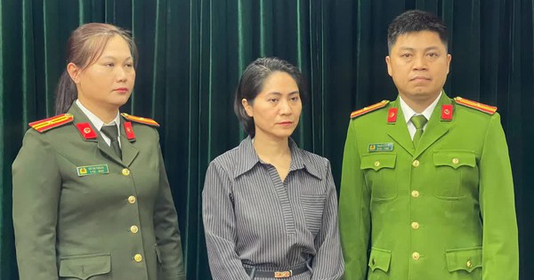 Khởi tố giám đốc công ty tổ chức show “Về đây bốn cánh chim trời” về tội lừa đảo chiếm đoạt tài sản