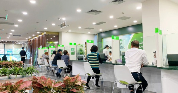 Từ ngày mai, Vietcombank, VietinBank, Agribank… sẽ tạm ngừng toàn bộ giao dịch rút/chuyển tiền đối với trường hợp sau