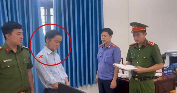 Lệnh bắt tạm giam công chức Phạm Viết Dực