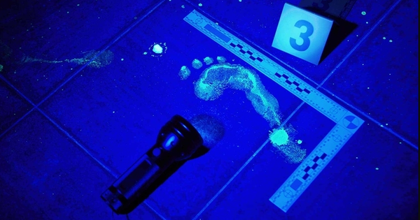 Luminol - "mắt thần" truy xét hiện trường, có khả năng phát hiện vết máu dù được pha loãng tới 10.000 lần