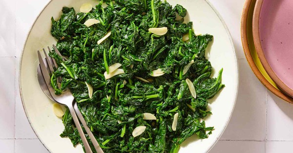 Loại rau nhiều sắt hơn thịt bò, là "siêu thực phẩm" chặn đứng ung thư nhưng chưa nhiều người Việt tận dụng