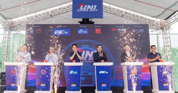 ENEOS thay nhớt miễn phí cho sinh viên Công nghệ Giao thông Vận tải trong Uni Care Day