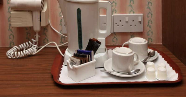 Loại ấm siêu tốc có thể giải phóng tới 3 tỷ hạt vi nhựa: Nhiều gia đình, khách sạn vẫn vô tư sử dụng sai cách