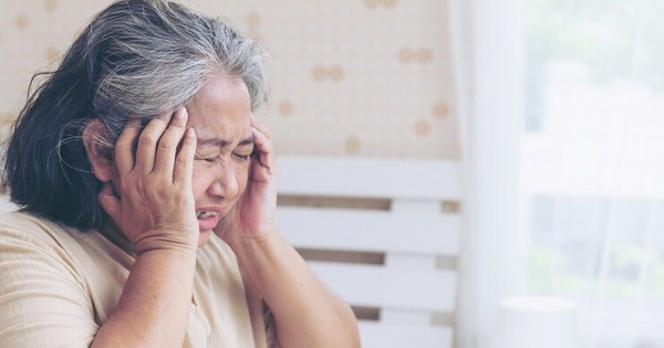 Đi làm giúp việc lương 15 triệu, ngủ phòng điều hòa mát rượi nhưng cảnh buổi sáng của chủ khiến tôi muốn bỏ việc