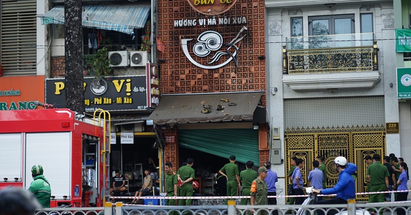 2 cô gái thoát chết trong vụ cháy quán ăn ở TP.HCM: Phá cửa sau, ném gấu bông rồi nhảy từ độ cao 10m xuống đất