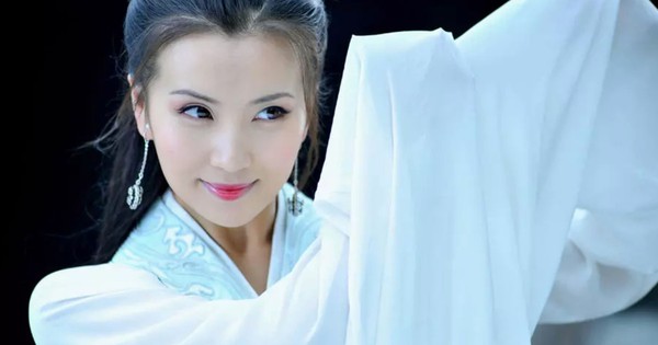 Điêu Thuyền đẹp nhất màn ảnh: Từ bỏ nghệ thuật cưới đại gia, giờ làm giảng viên