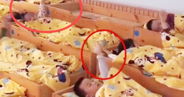 Soi clip ngủ trưa cô giáo gửi, mẹ phát hiện con có hành động bất thường mà sợ run người: Sự thật ngã ngửa!