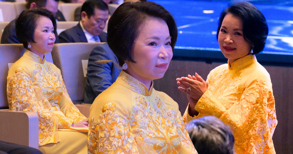 Phu nhân tỷ phú Phạm Nhật Vượng đẹp nhờ áo dài quá tinh tế, 1 chi tiết kết nối đến chồng và con trai