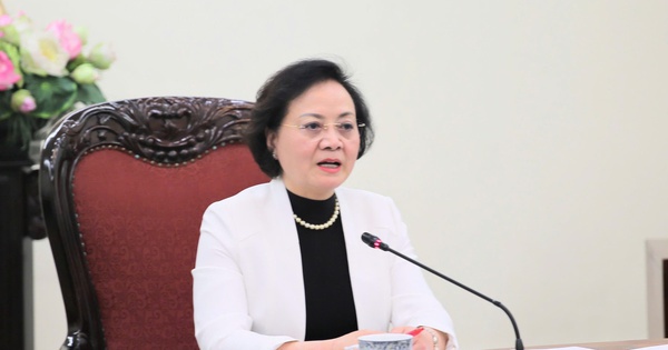 Hoàn thành sắp xếp trường học, trạm y tế cấp xã trước 31/12; lấy ý kiến rộng rãi dự thảo nghị định đánh giá, xếp loại cán bộ, công chức