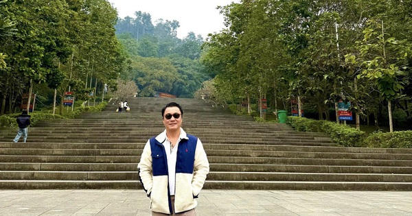 Ngoại hình tài tử U60 chưa vợ, ở biệt thự TP.HCM vài chục tỷ, đưa hết tiền cho mẹ giữ