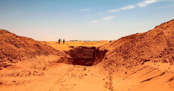 Nguồn vàng dự trữ của cả 1 quốc gia chôn ở sa mạc biến mất, ai giữ bí mật đều lần lượt qua đời: Kho báu đang ở đâu?