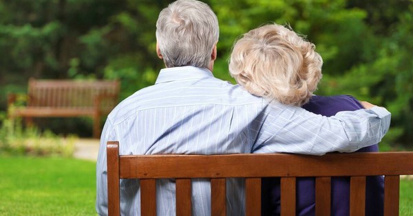 Đừng trông chờ con báo hiếu: Cha mẹ khôn ngoan sẽ làm việc này để chừa đường lui cho bản thân!